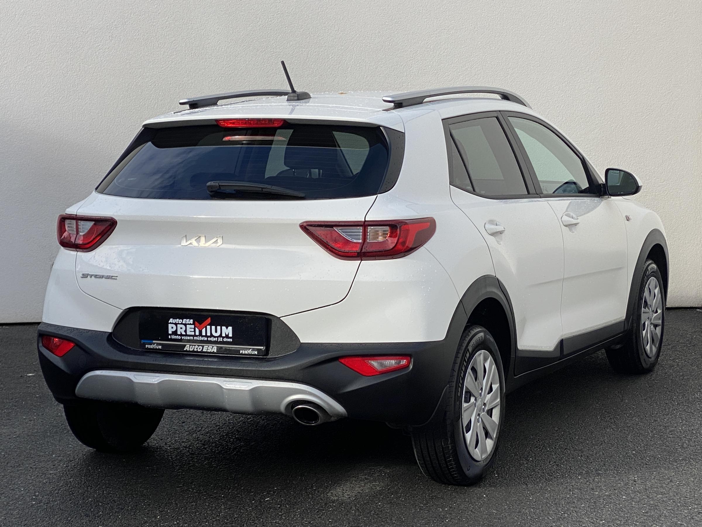 Kia Stonic, 2022 - pohled č. 4