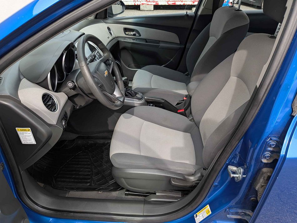 Chevrolet Cruze 1.6i 