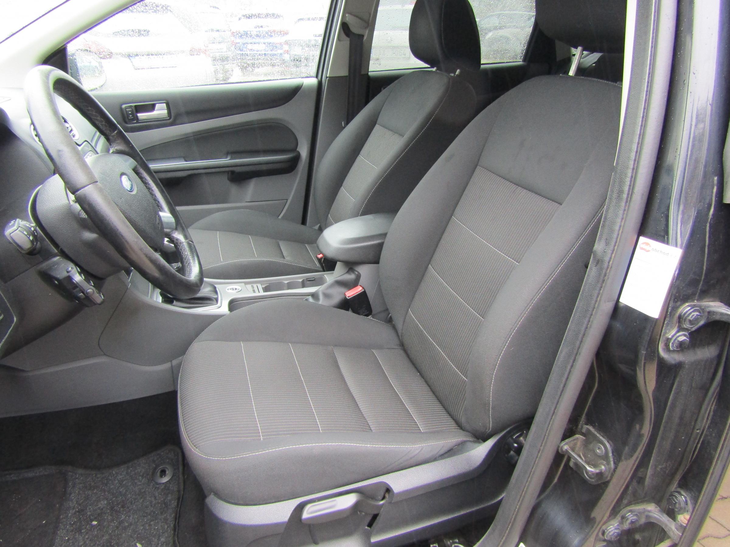 Ford Focus, 2010 - pohled č. 9