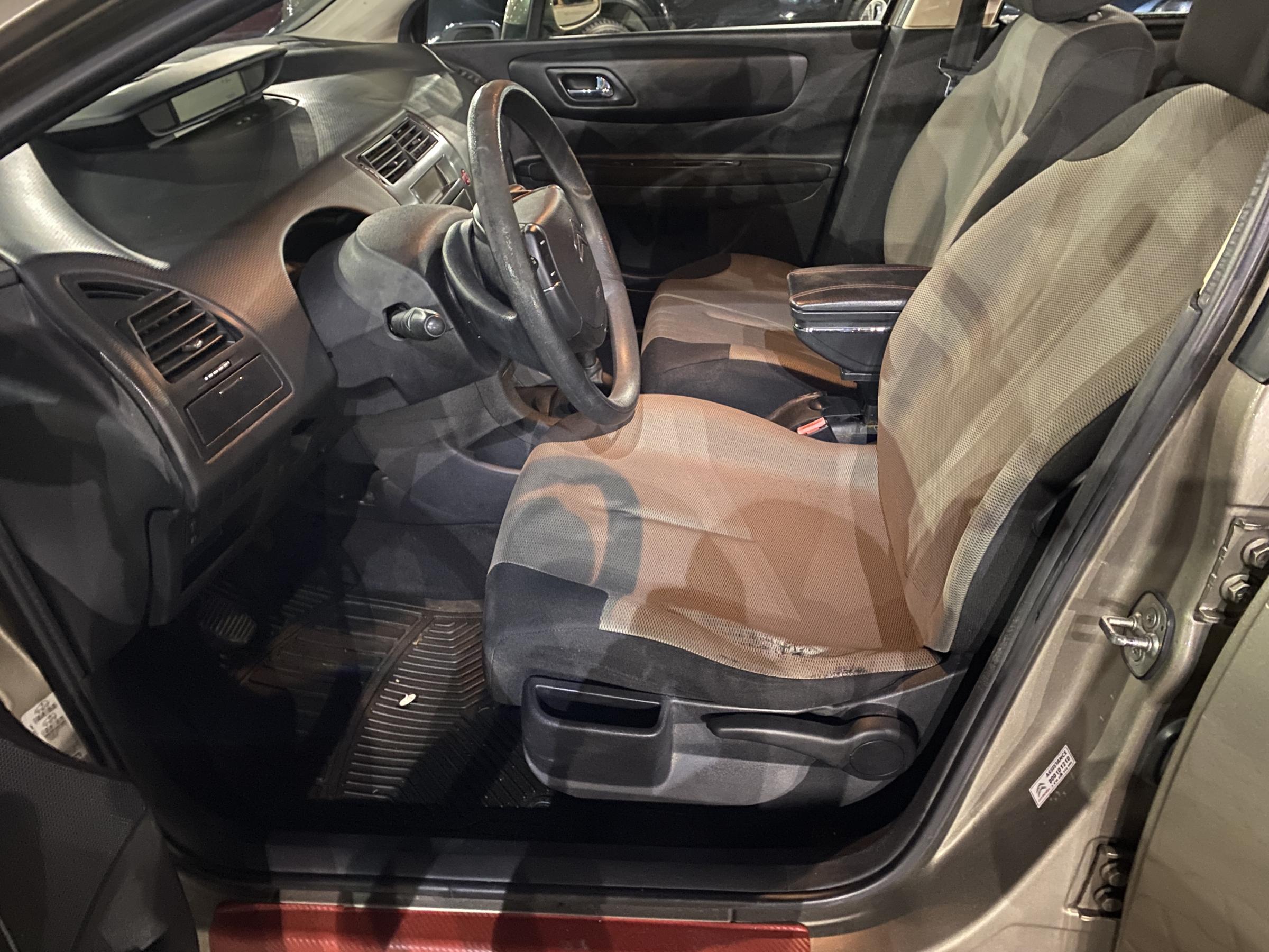 Citroën C4, 2009 - pohled č. 9