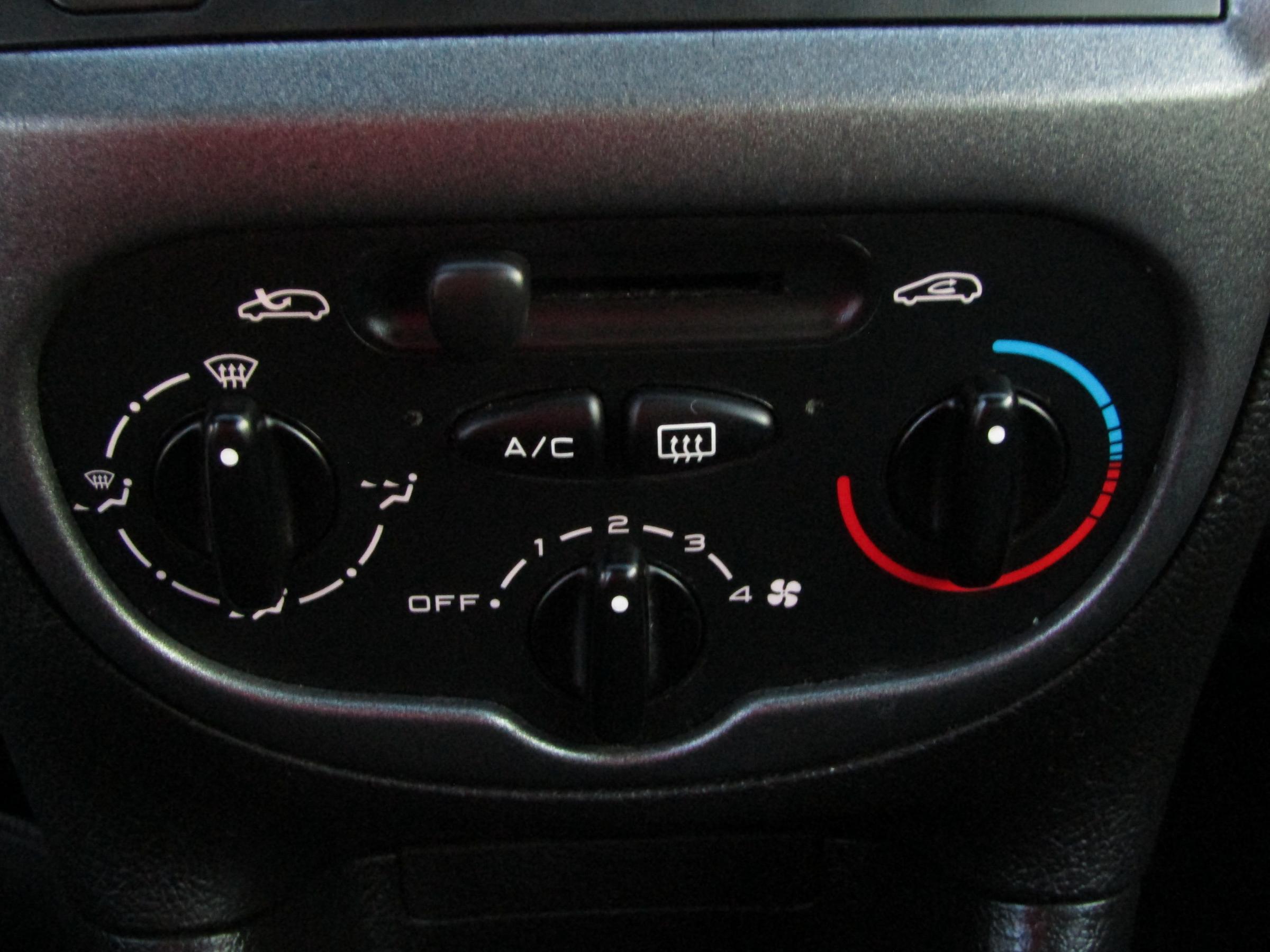 Peugeot 206, 2004 - pohled č. 13