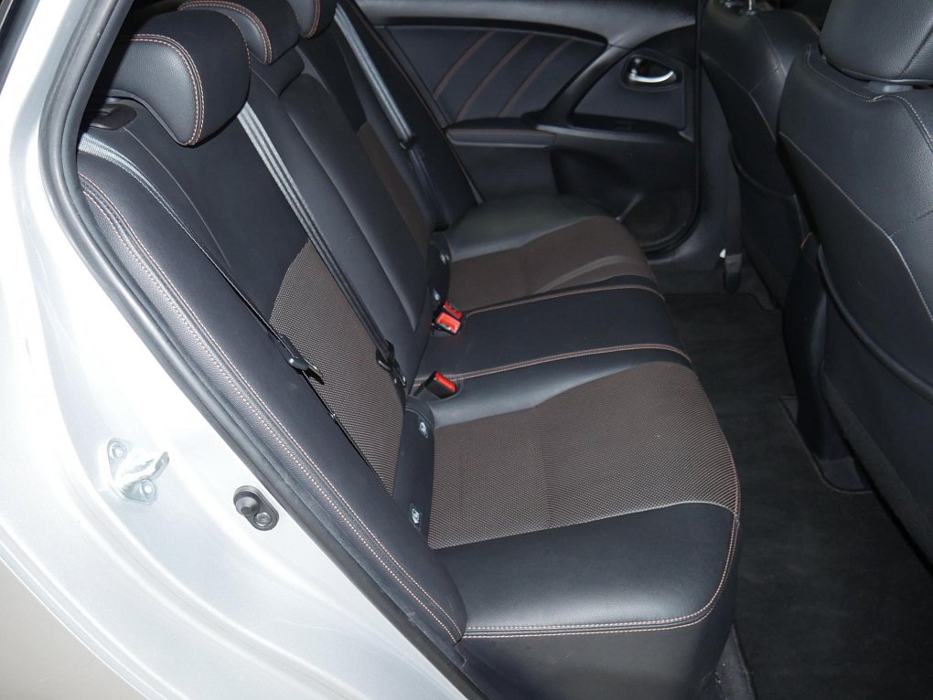 Toyota Avensis 1.8i 
