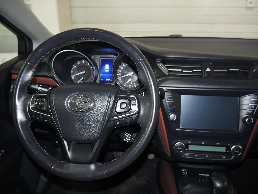Toyota Avensis 1.8i 