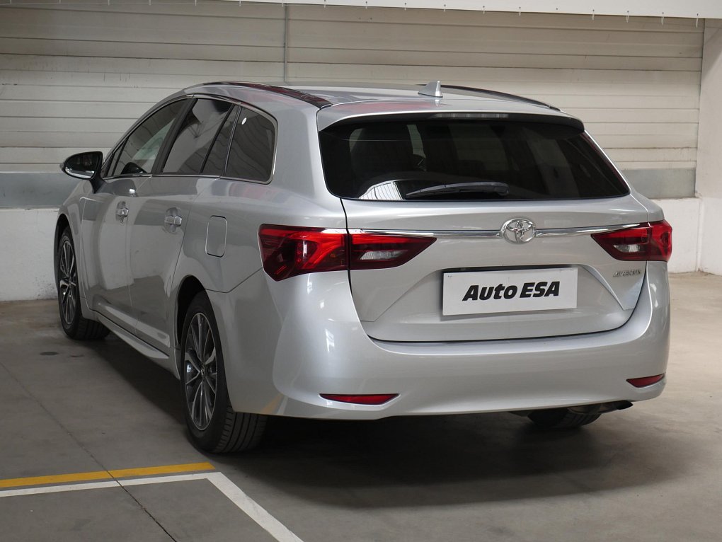Toyota Avensis 1.8i 