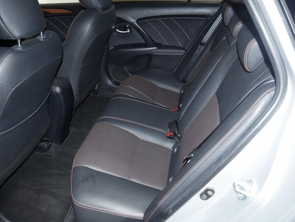 Toyota Avensis 1.8i 