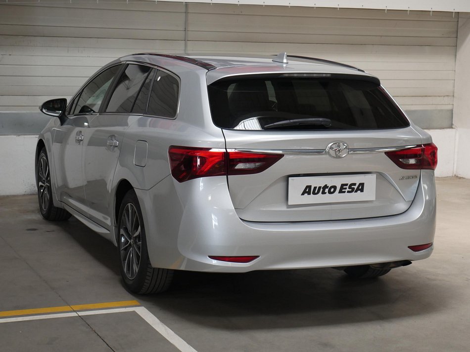 Toyota Avensis 1.8i 