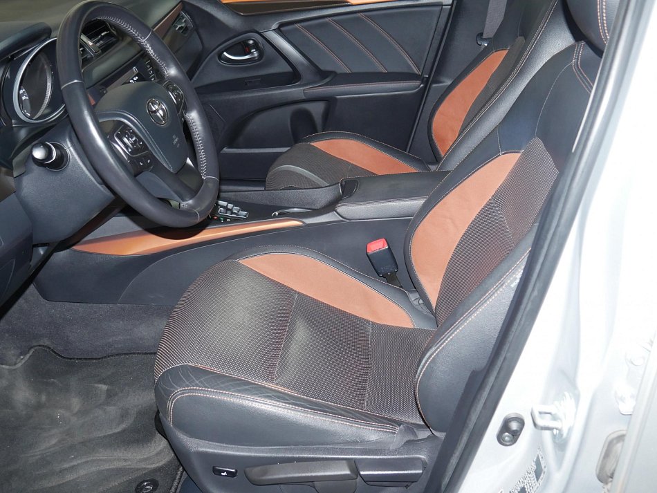Toyota Avensis 1.8i 