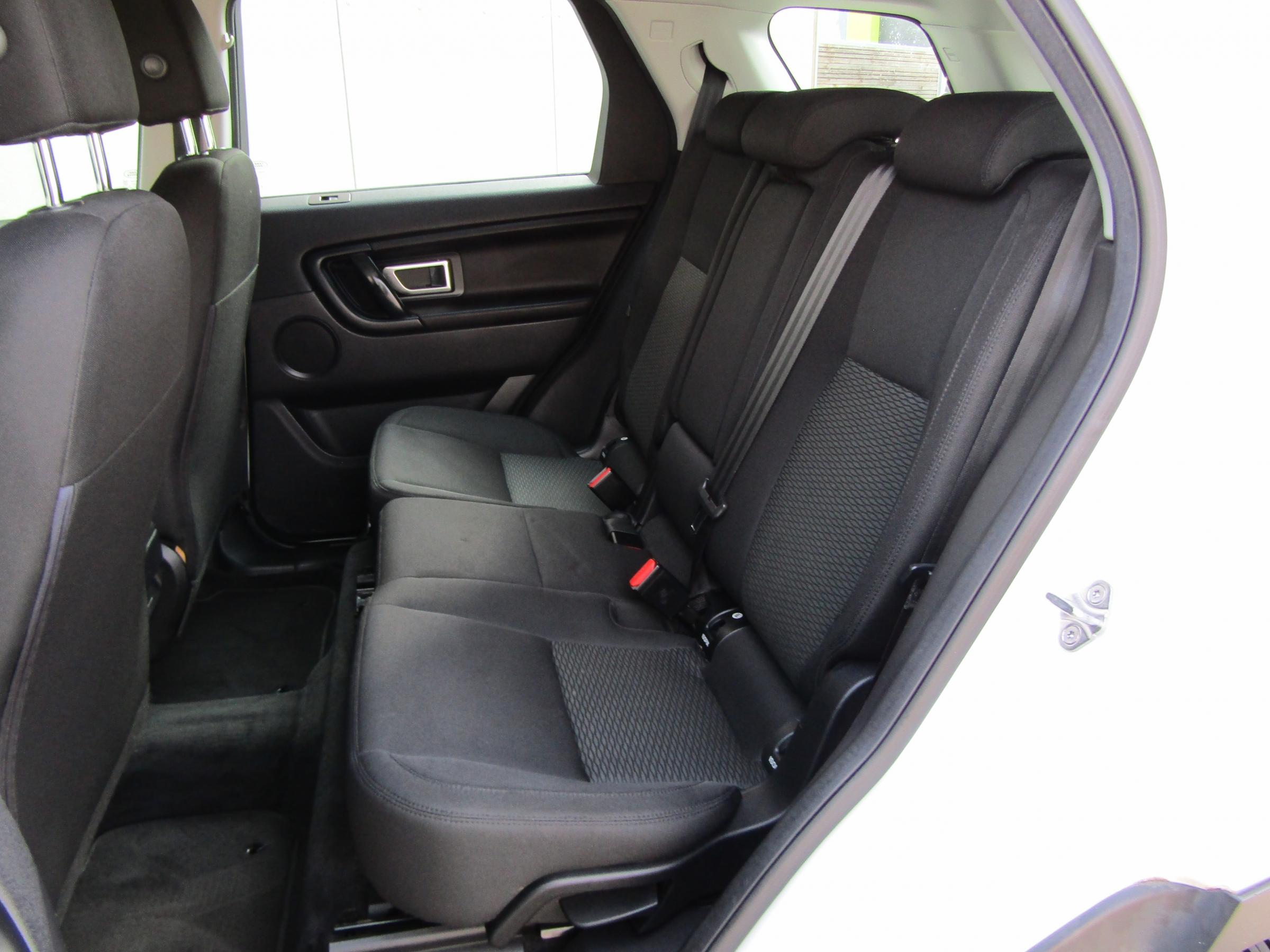 Land Rover Discovery Sport, 2018 - pohled č. 10