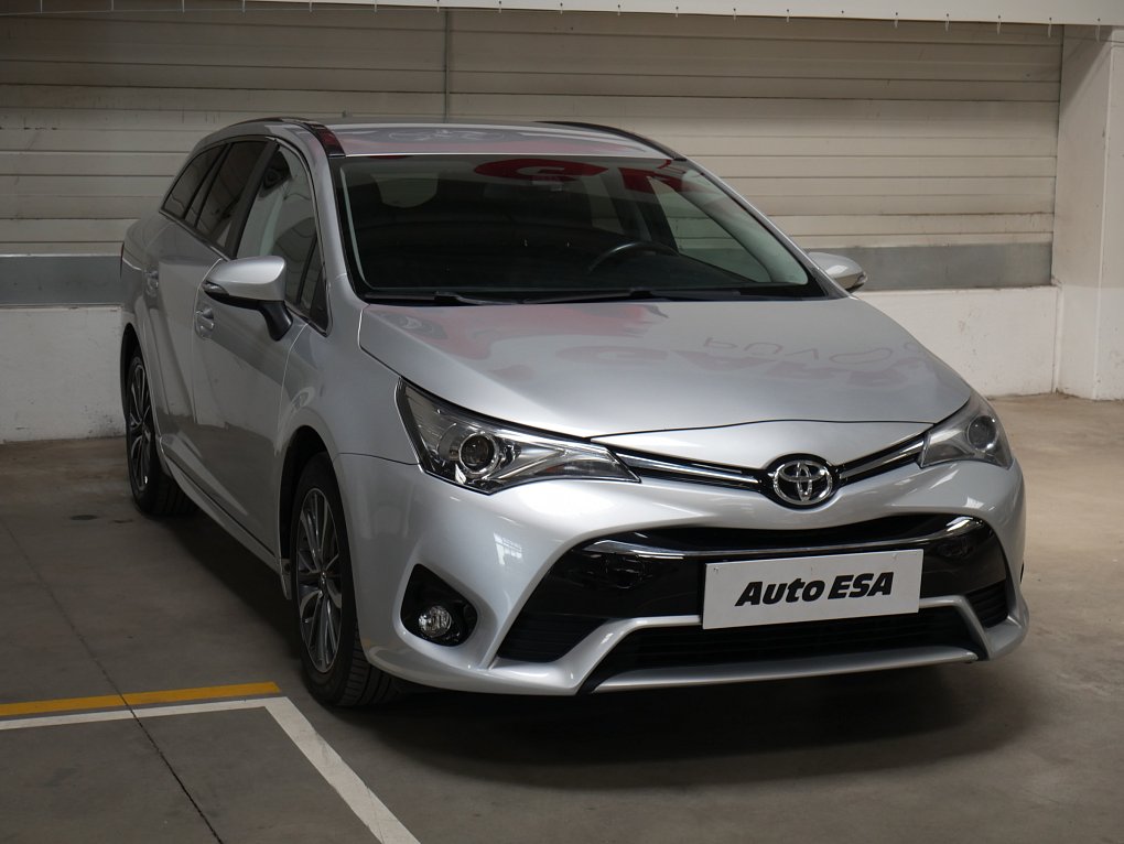 Toyota Avensis 1.8i 
