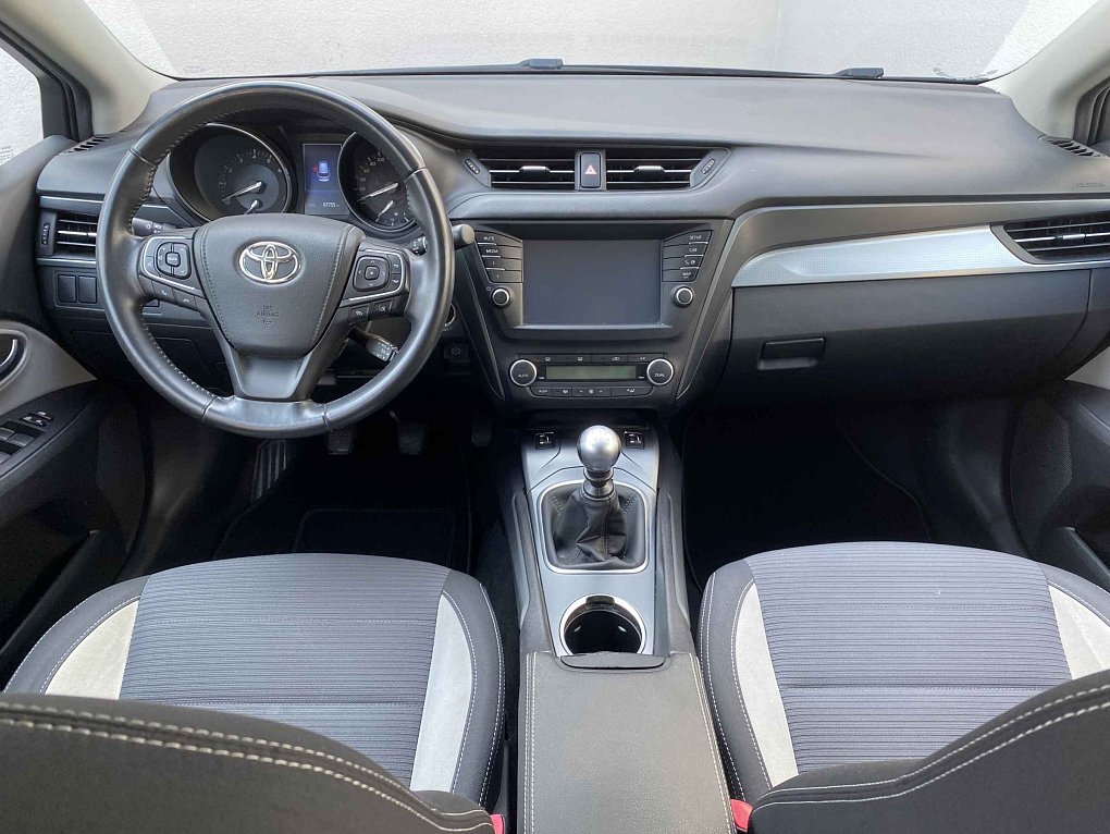 Toyota Avensis 1.8 Active