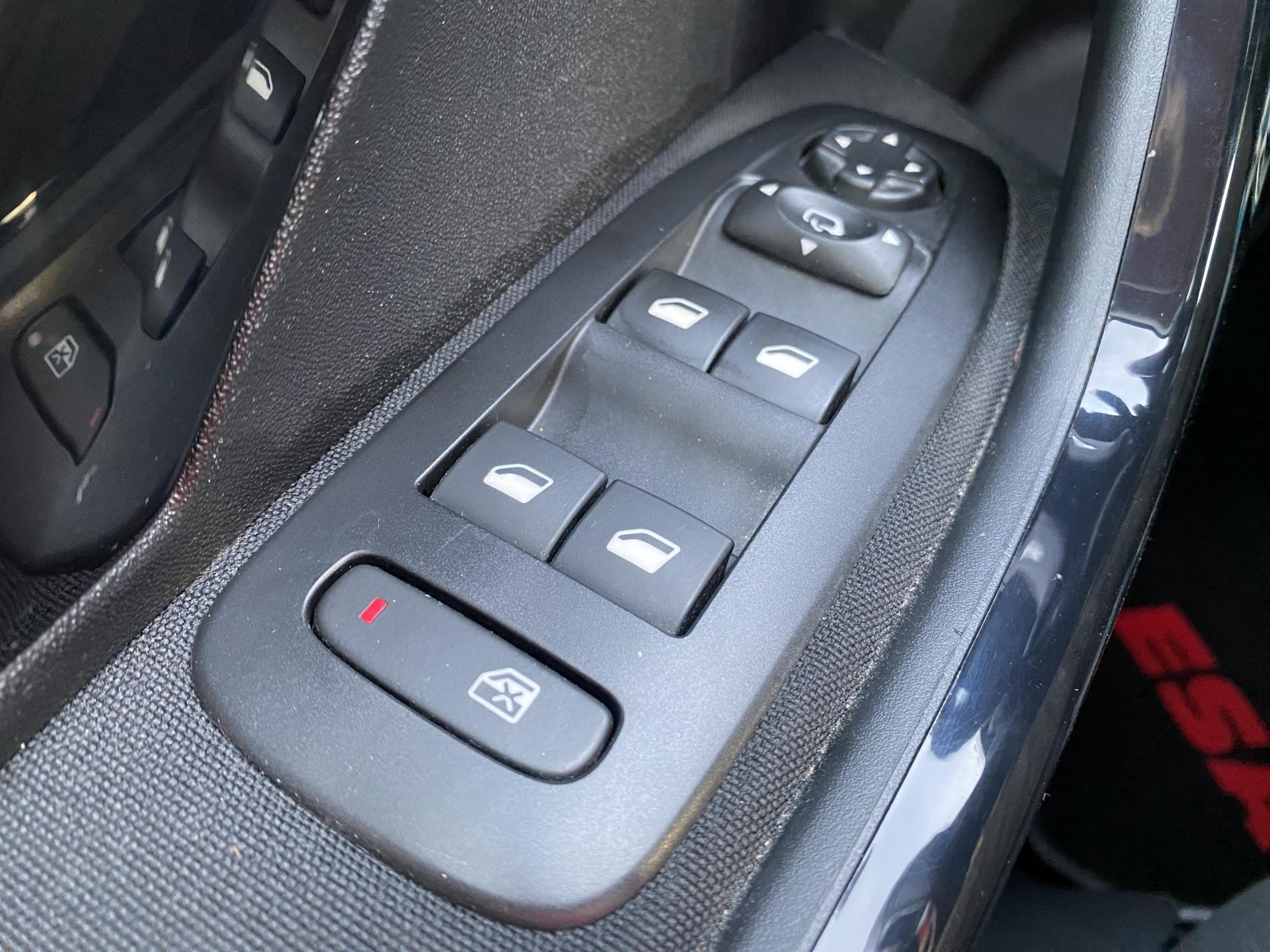 Peugeot 2008, 2019 - pohled č. 11