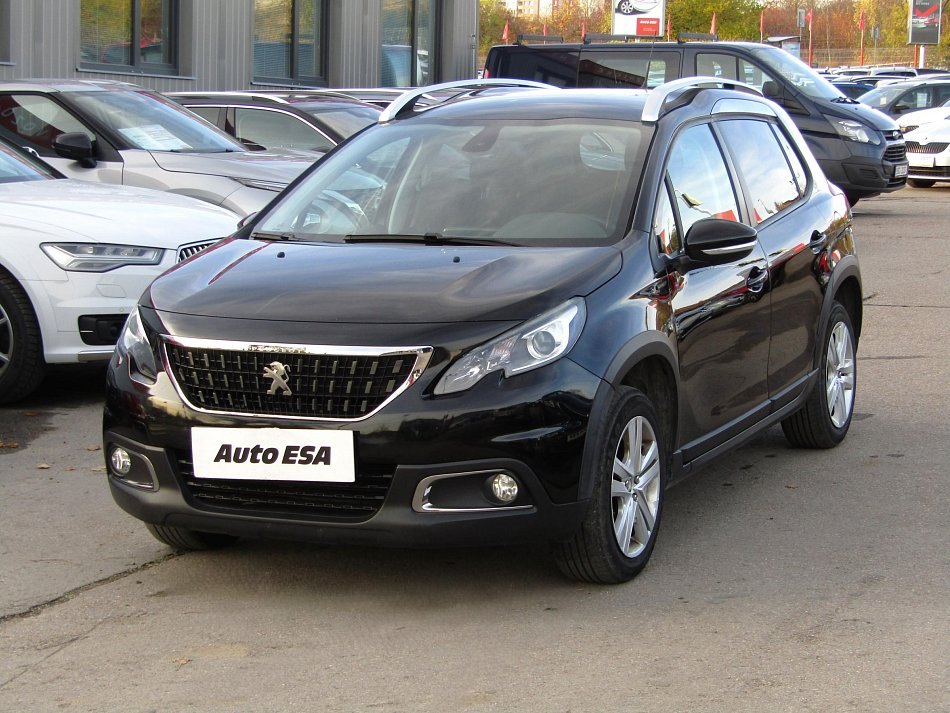 Peugeot 2008 1.2PT Signature