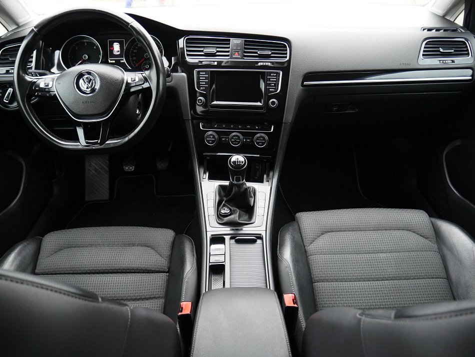 Volkswagen Golf 2.0TDi 