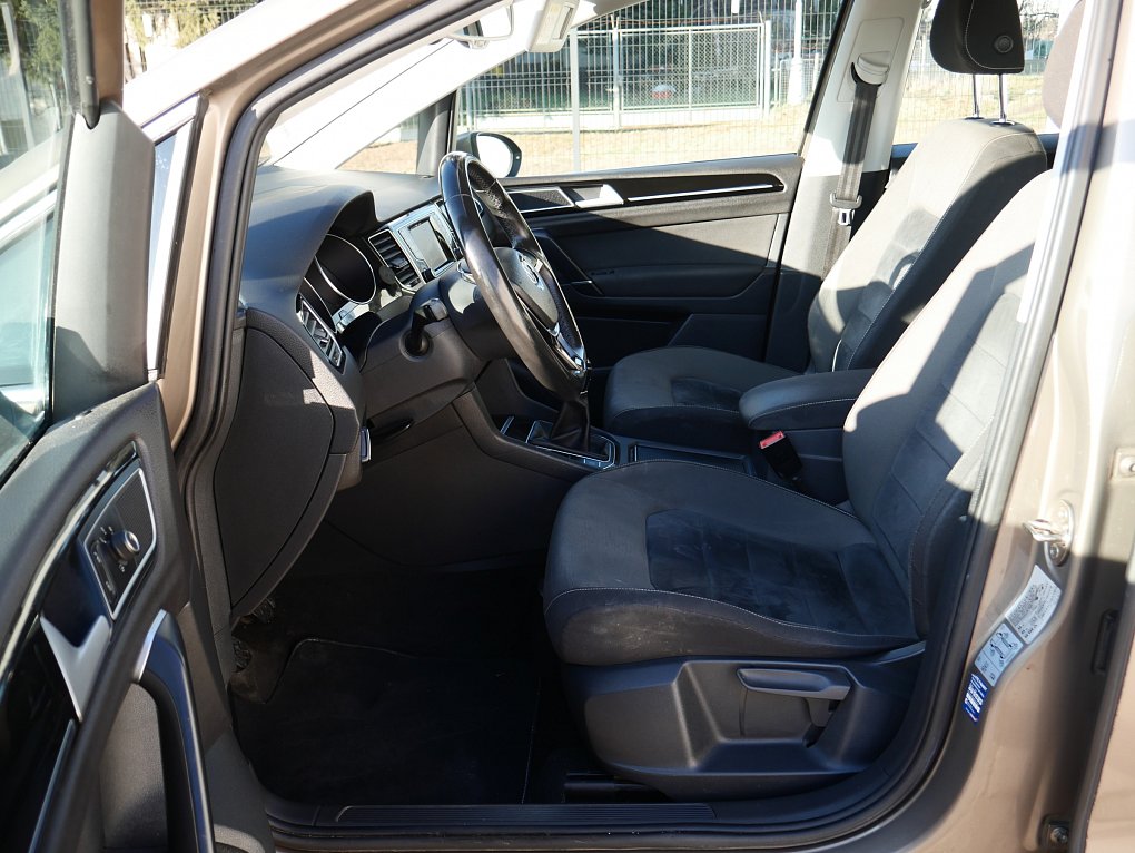 Volkswagen Sportsvan 2.0TDi Highline