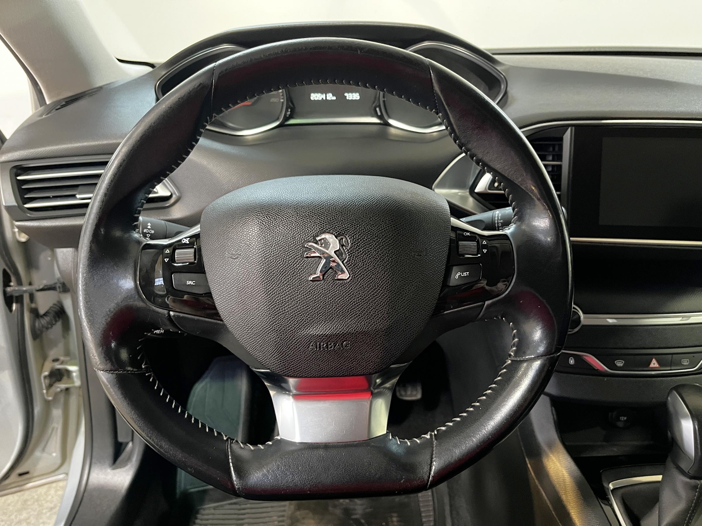 Peugeot 308, 2017 - pohled č. 16