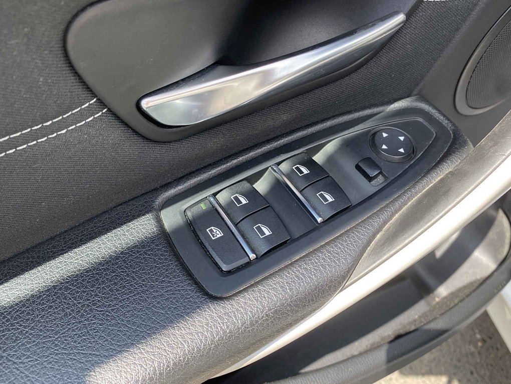 BMW Řada 3 1.5i Advantage 318i