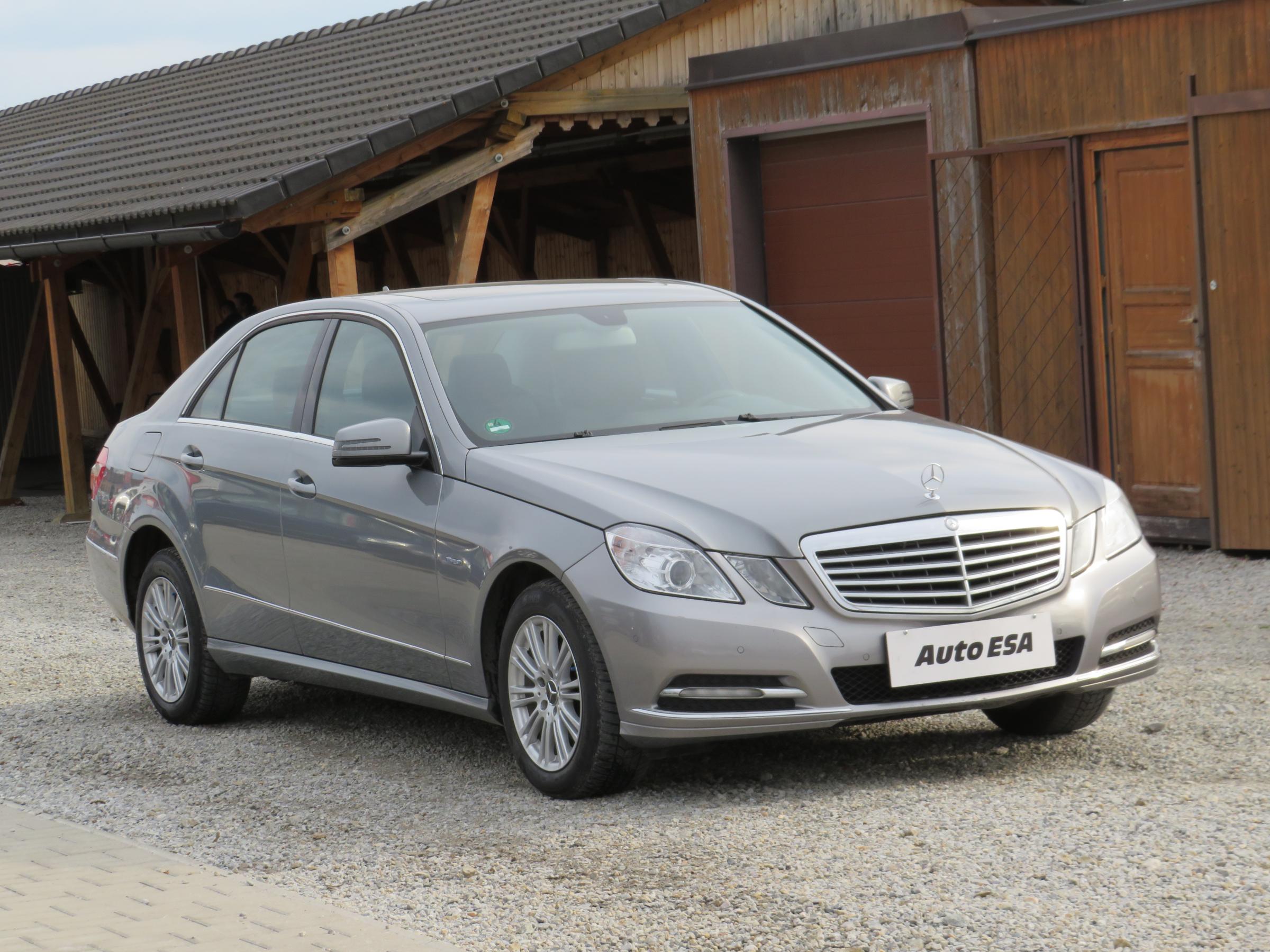 Mercedes-Benz Třída E, 2011 - pohled č. 1