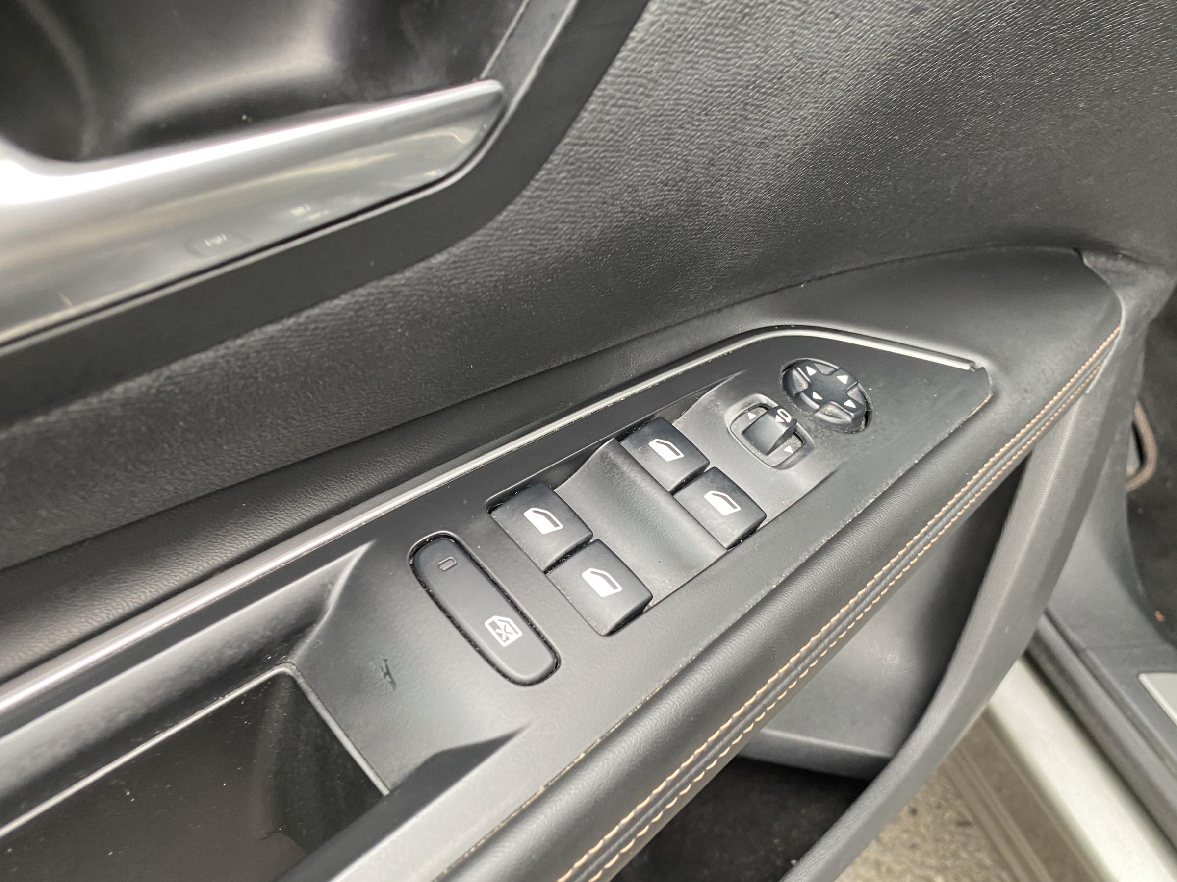 Peugeot 5008, 2017 - pohled č. 13