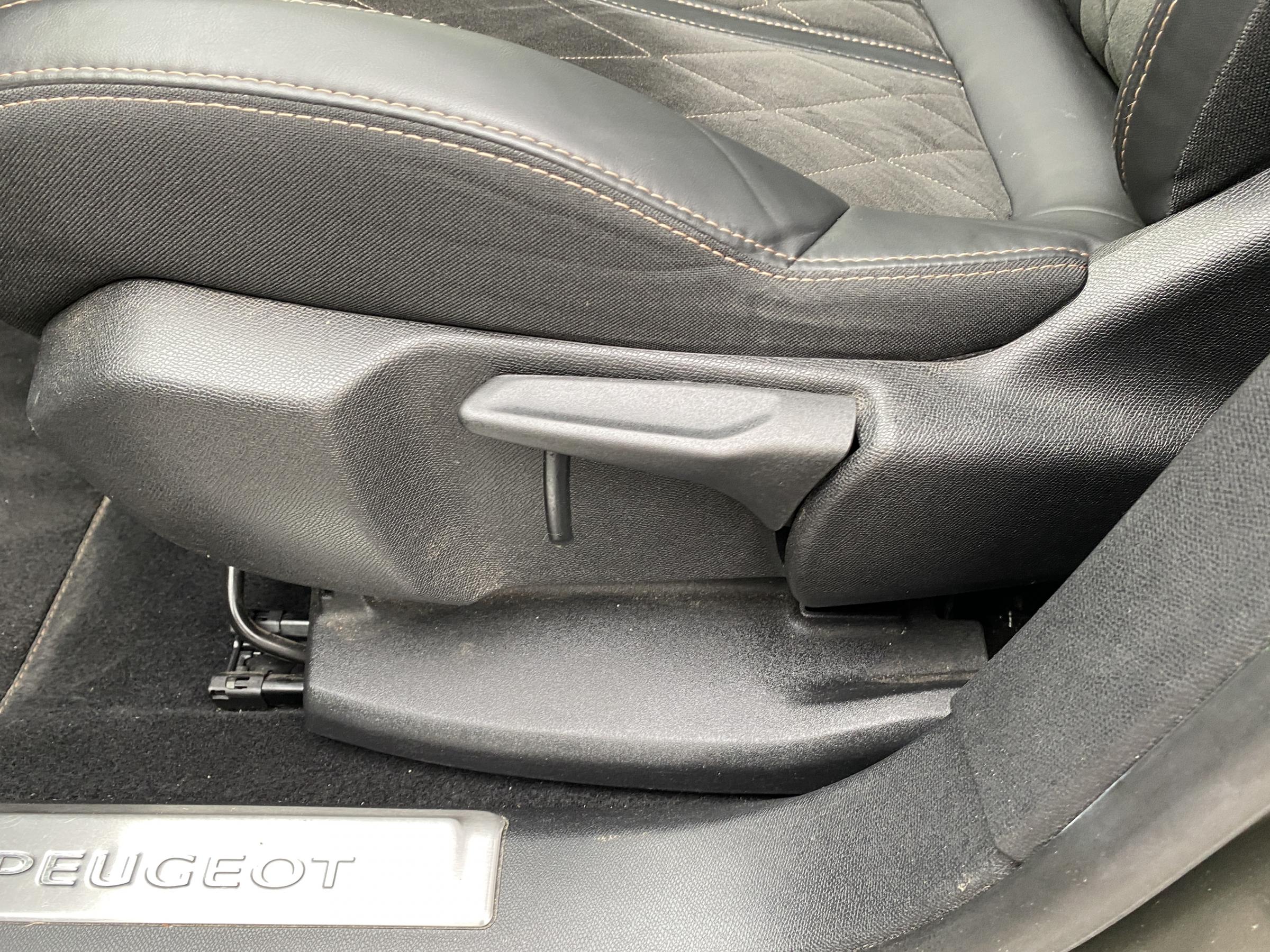 Peugeot 5008, 2017 - pohled č. 14