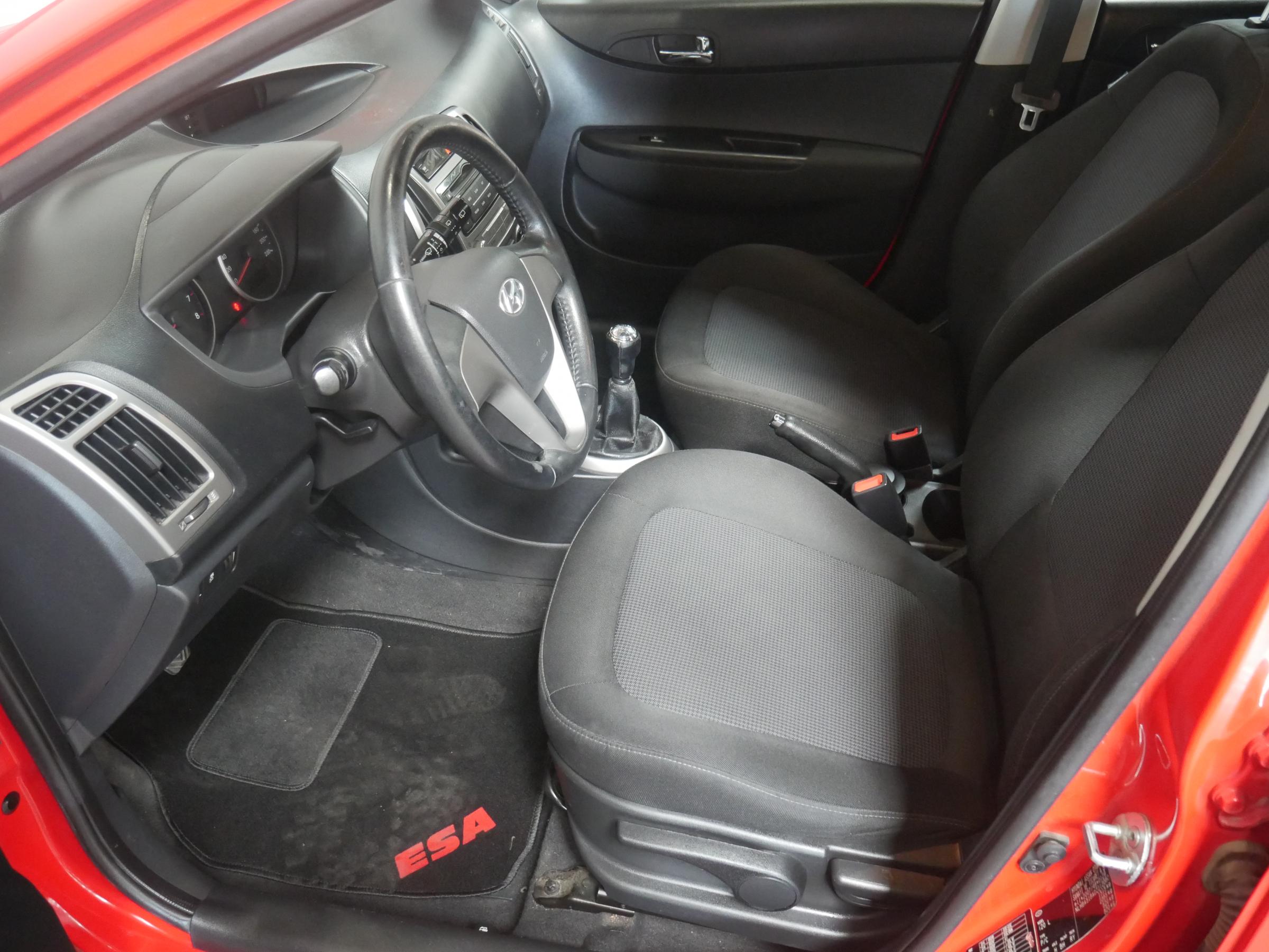 Hyundai i20, 2013 - pohled č. 10