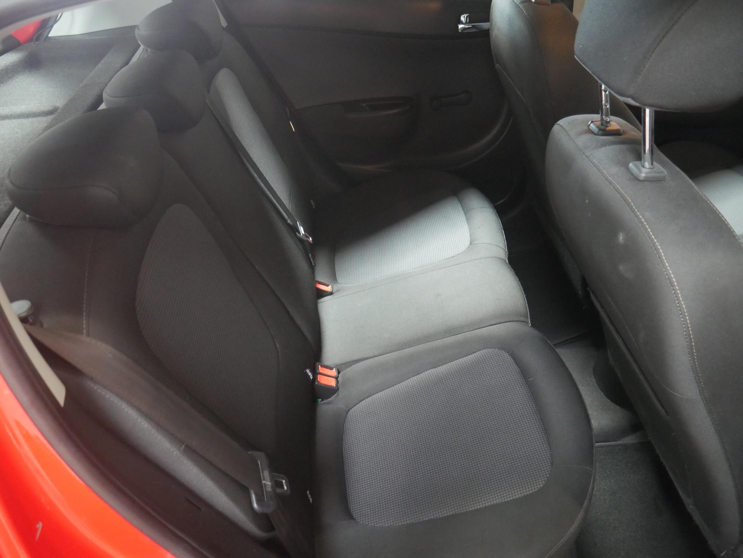 Hyundai i20, 2013 - pohled č. 13