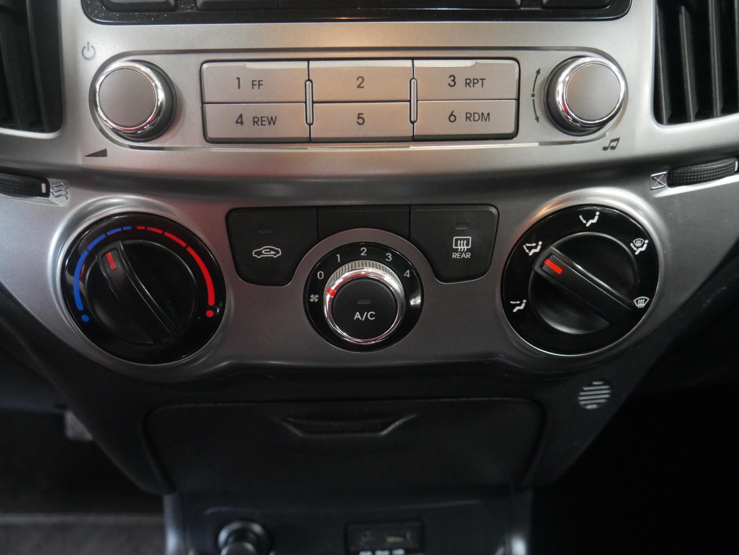 Hyundai i20, 2013 - pohled č. 16