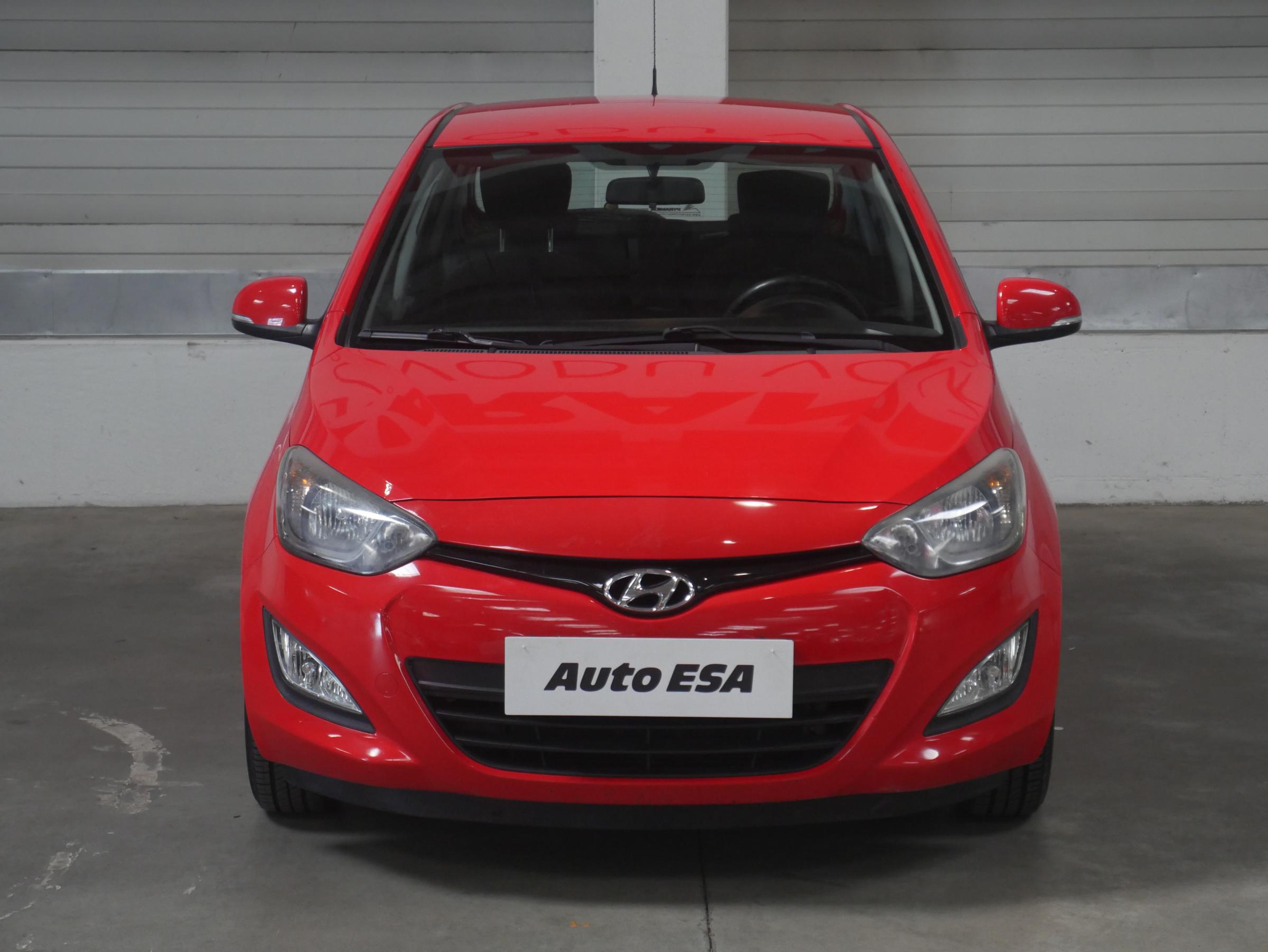 Hyundai i20, 2013 - pohled č. 2