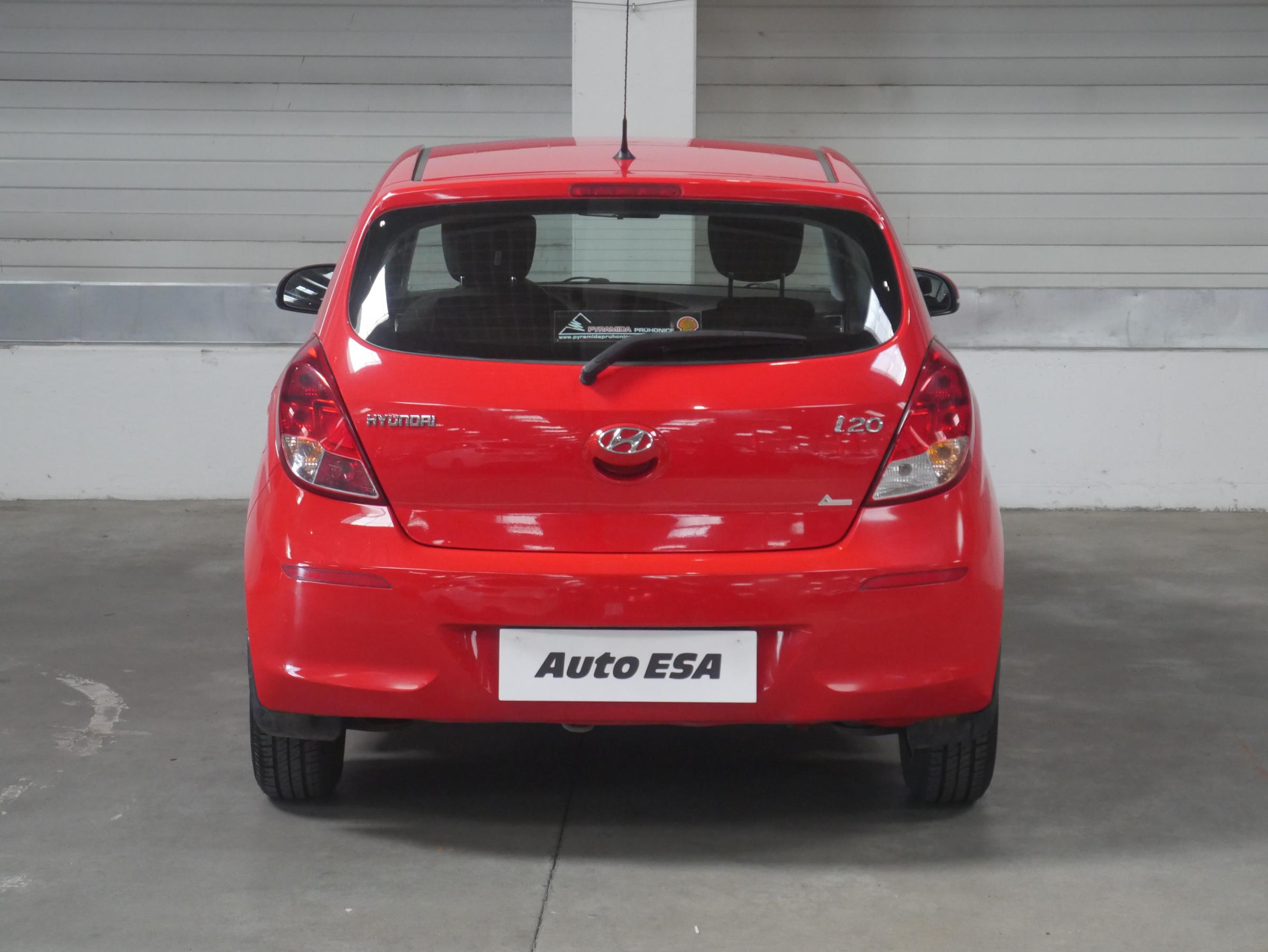 Hyundai i20, 2013 - pohled č. 5