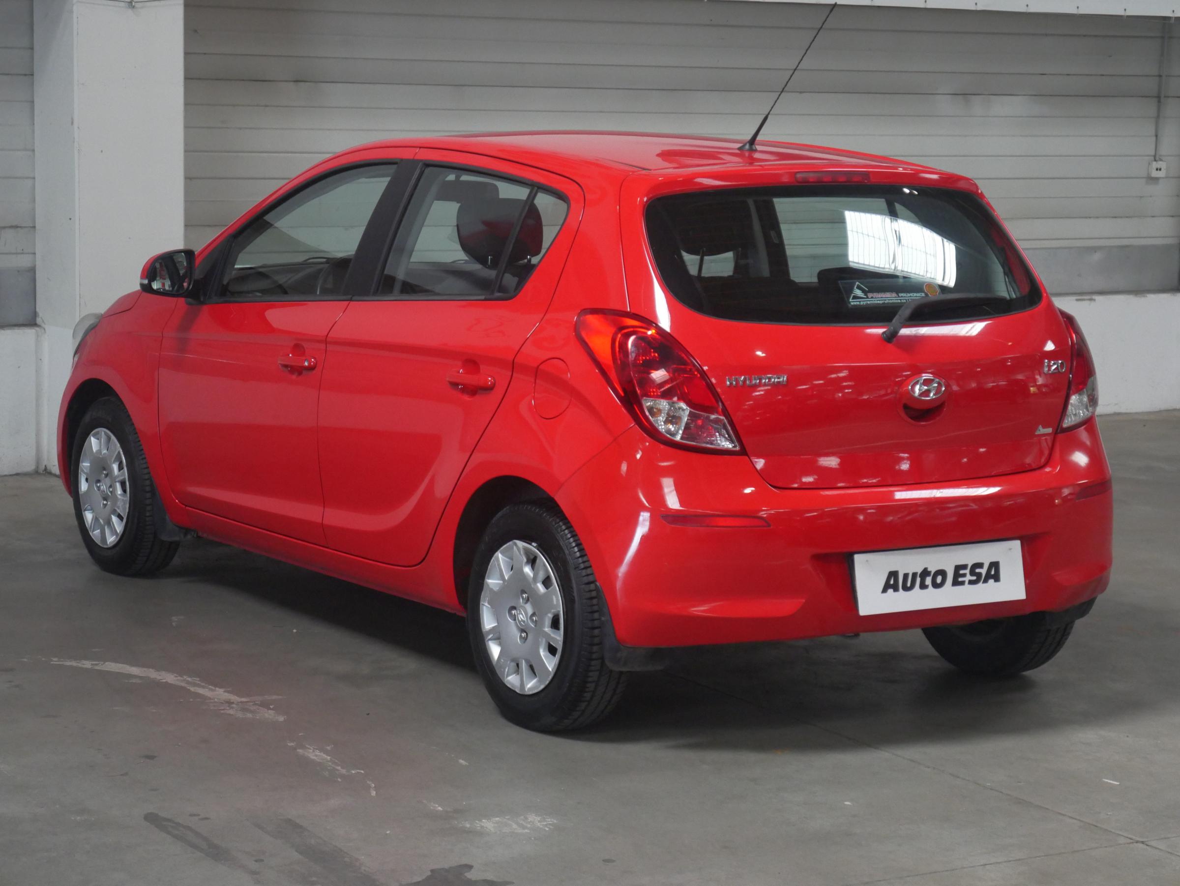 Hyundai i20, 2013 - pohled č. 6