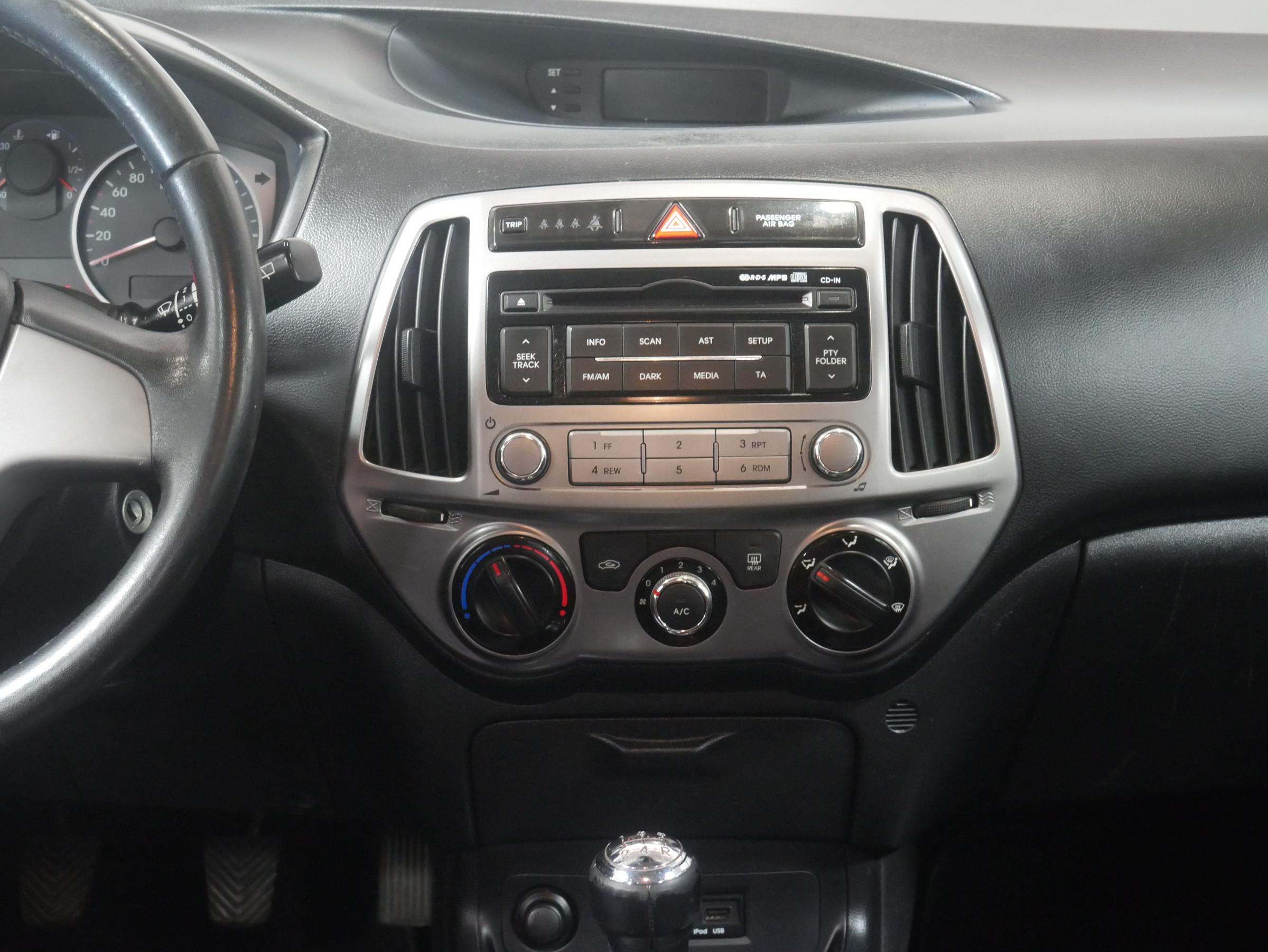 Hyundai i20, 2013 - pohled č. 9