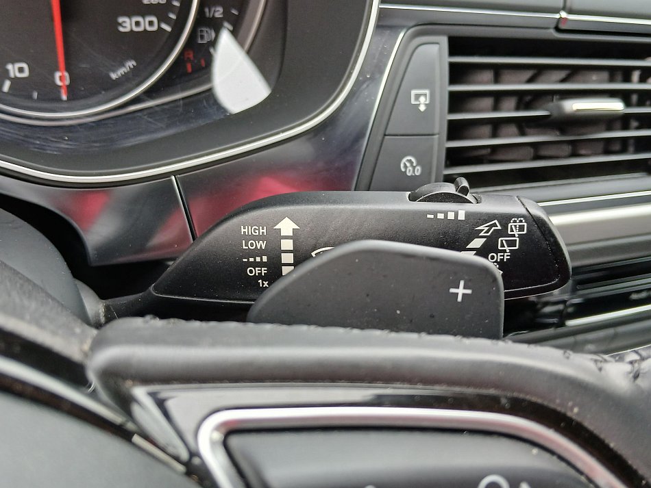 Audi A6 2.0TDi S-line