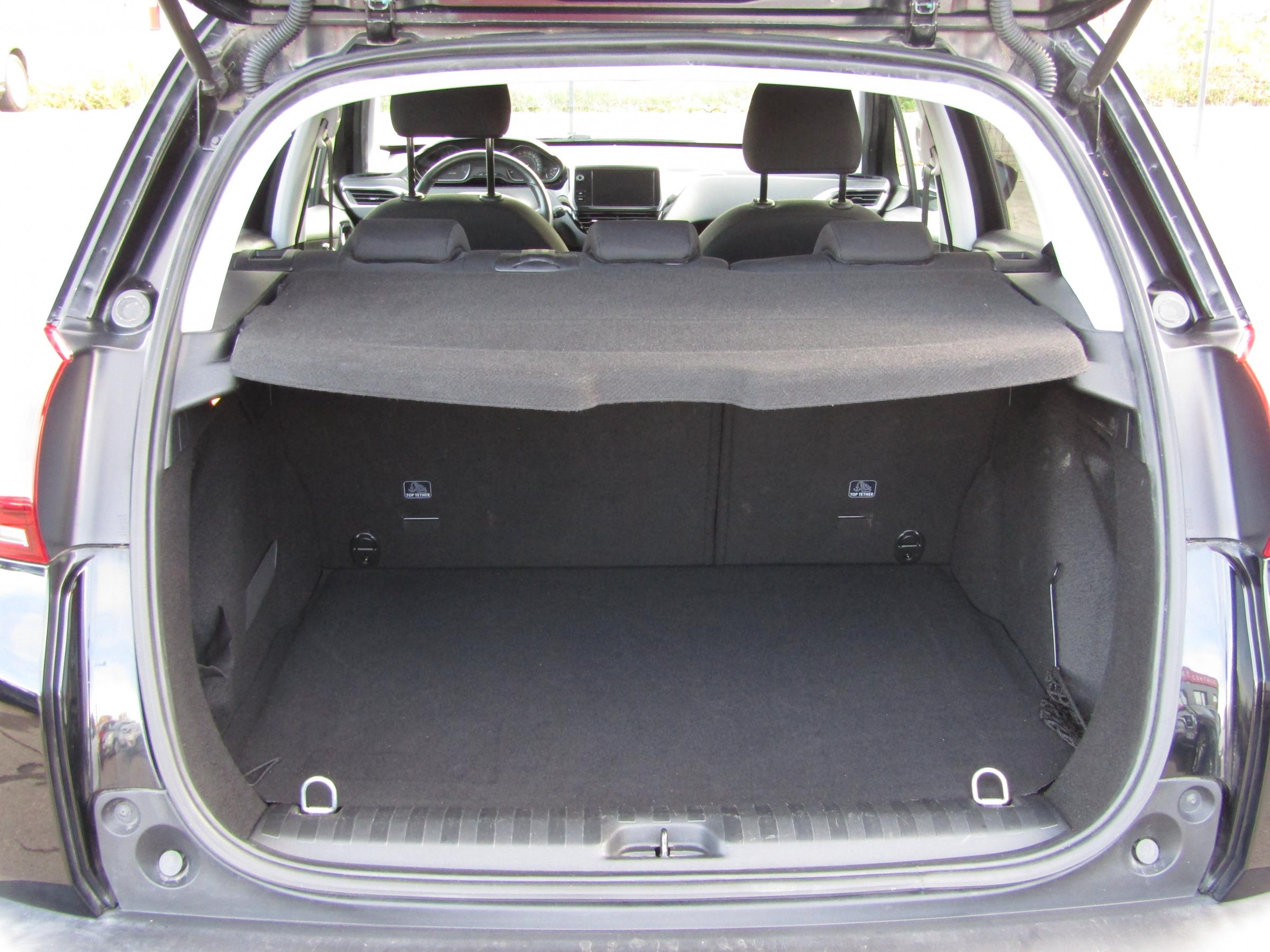 Peugeot 2008, 2019 - pohled č. 7