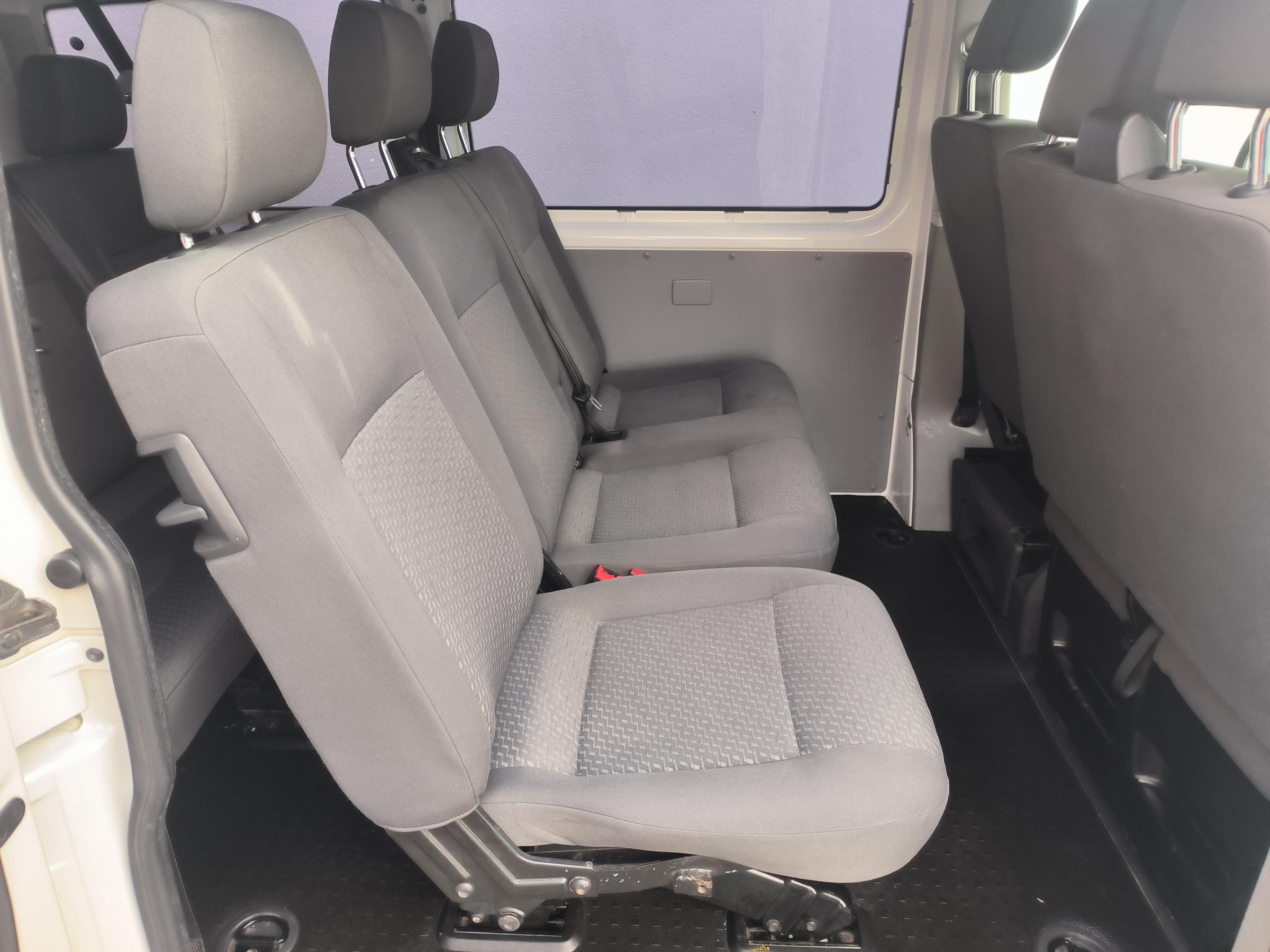 Volkswagen Transporter, 2011 - pohled č. 11