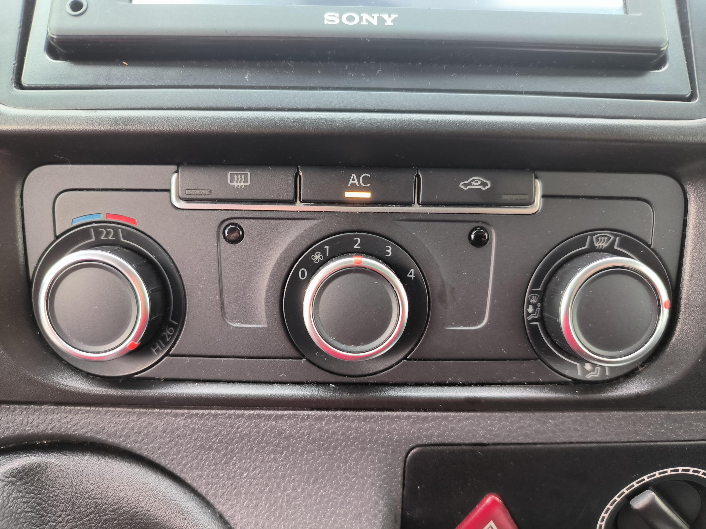 Volkswagen Transporter, 2011 - pohled č. 14