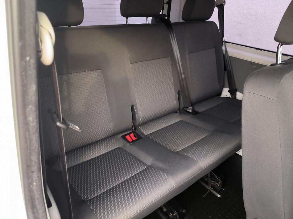 Volkswagen Transporter 2.0TDi  9míst