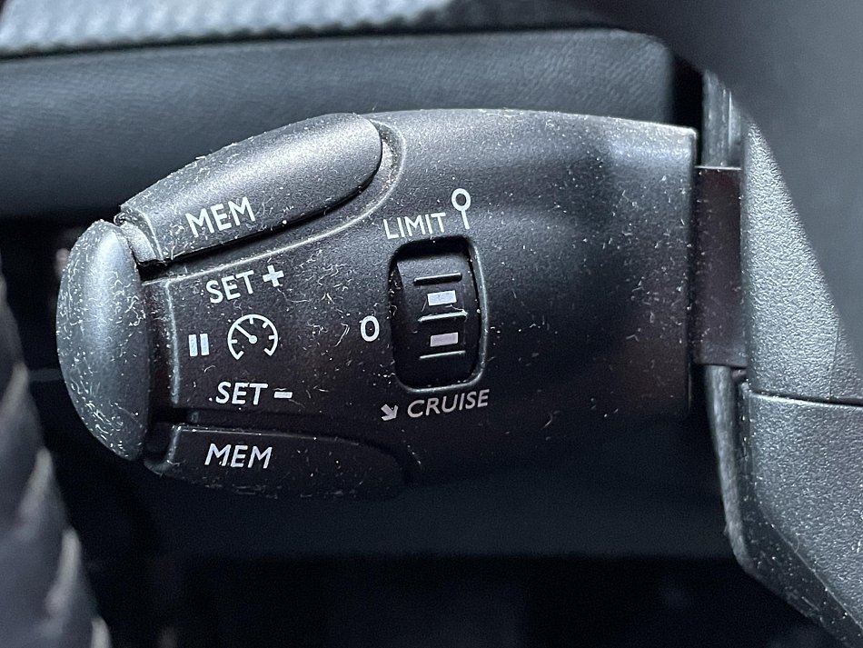 Peugeot 208 1.2PT Style