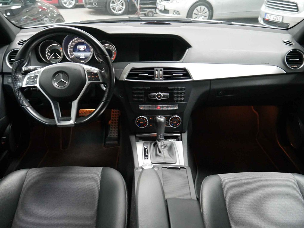 Mercedes-Benz Třída C 1.6  C180