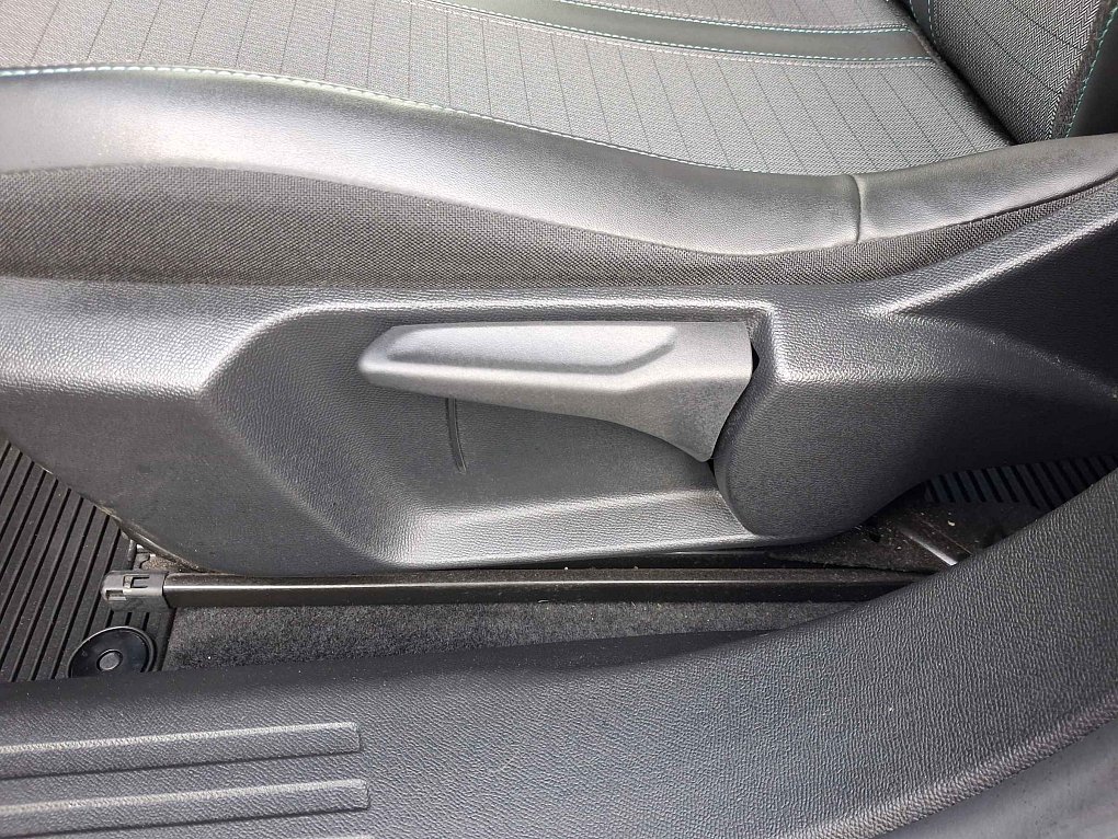Peugeot 2008 1.2 PT Allure