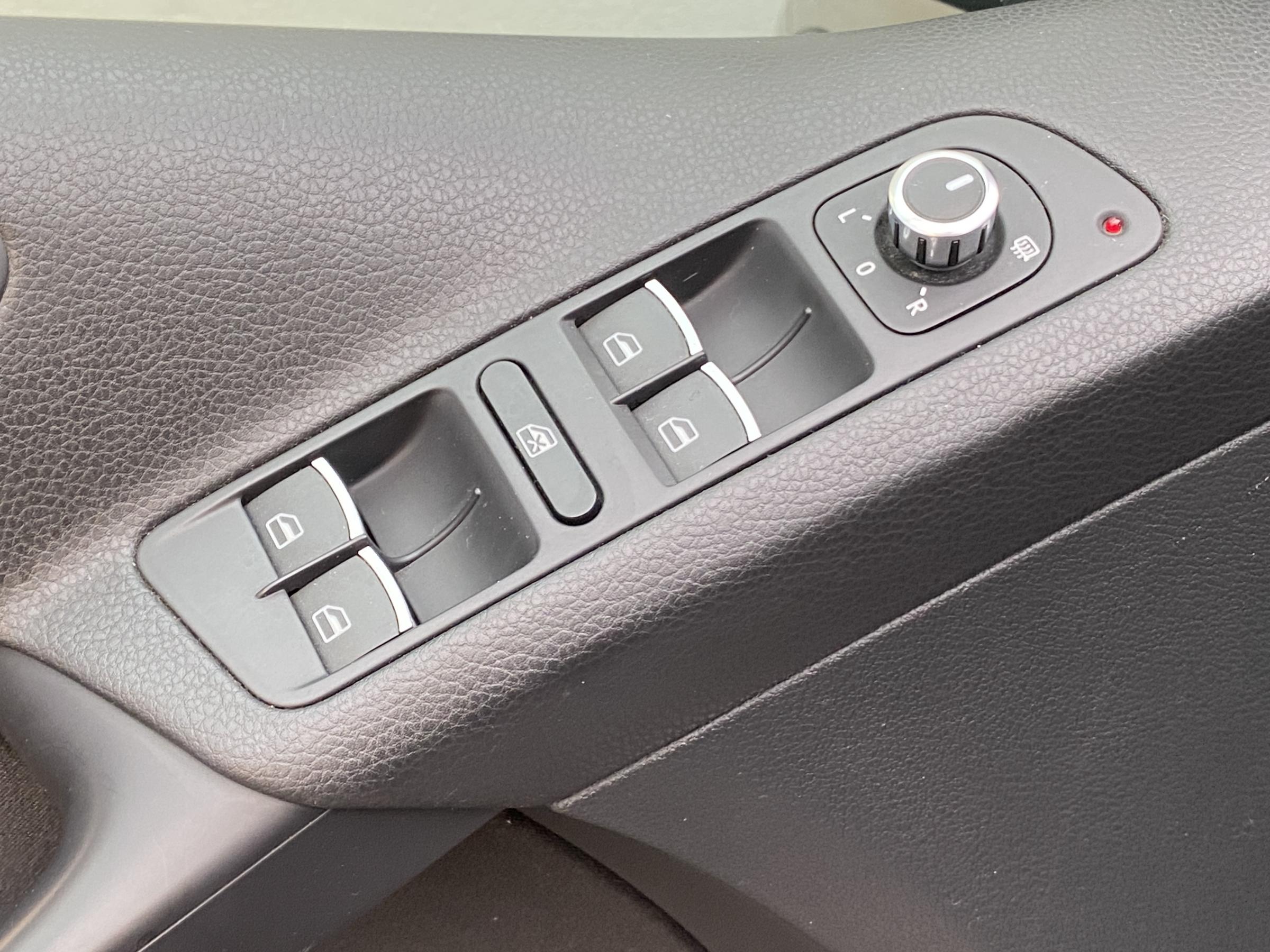 Volkswagen Tiguan, 2013 - pohled č. 11