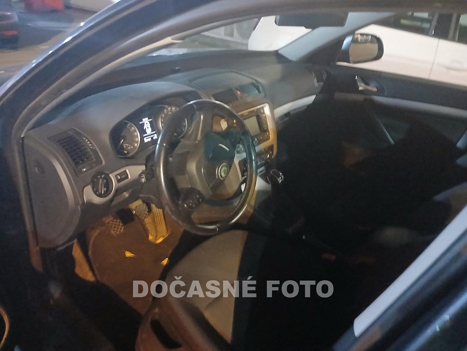 Škoda Octavia II 1.6 TDi Ambition Navi, tažné