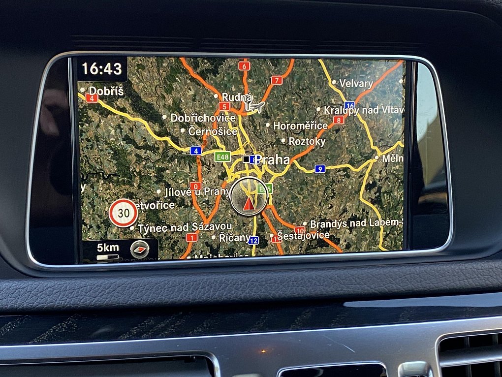 Mercedes-Benz Třída E 3.0 CDi Avantgarde E350 4M