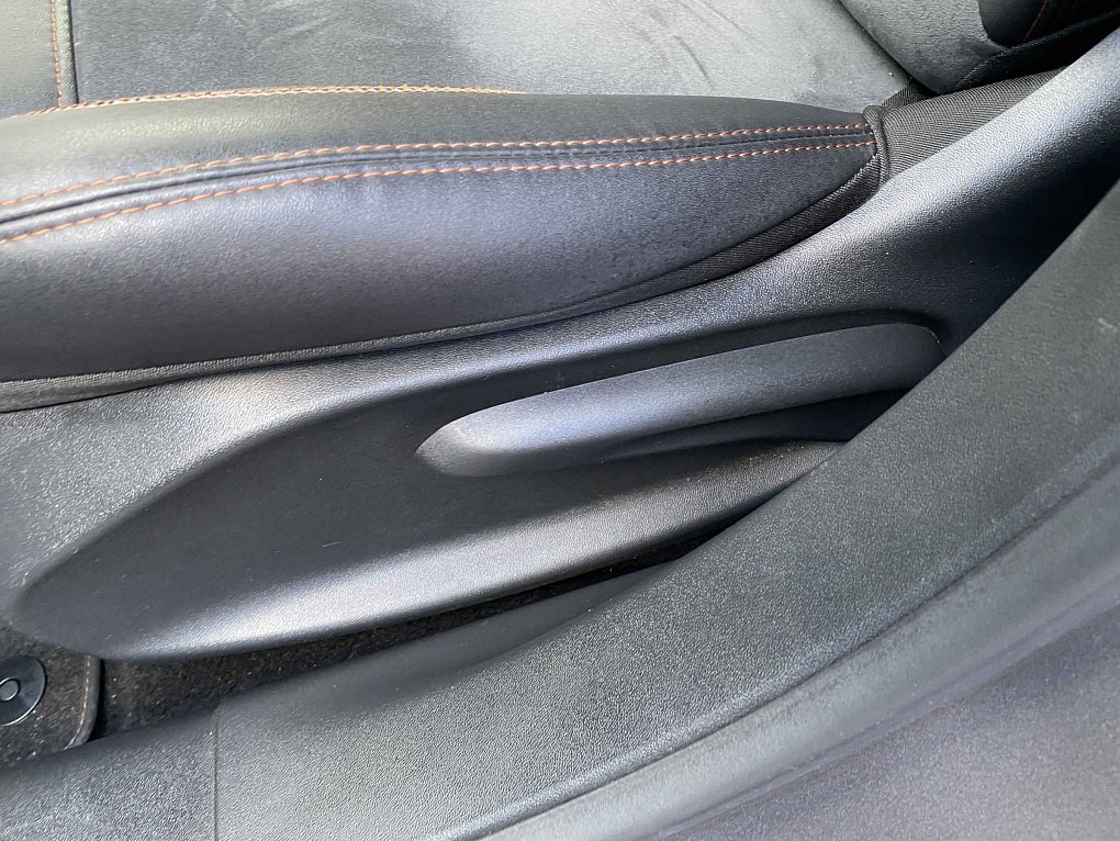 Peugeot 2008 1.2PT Crossway