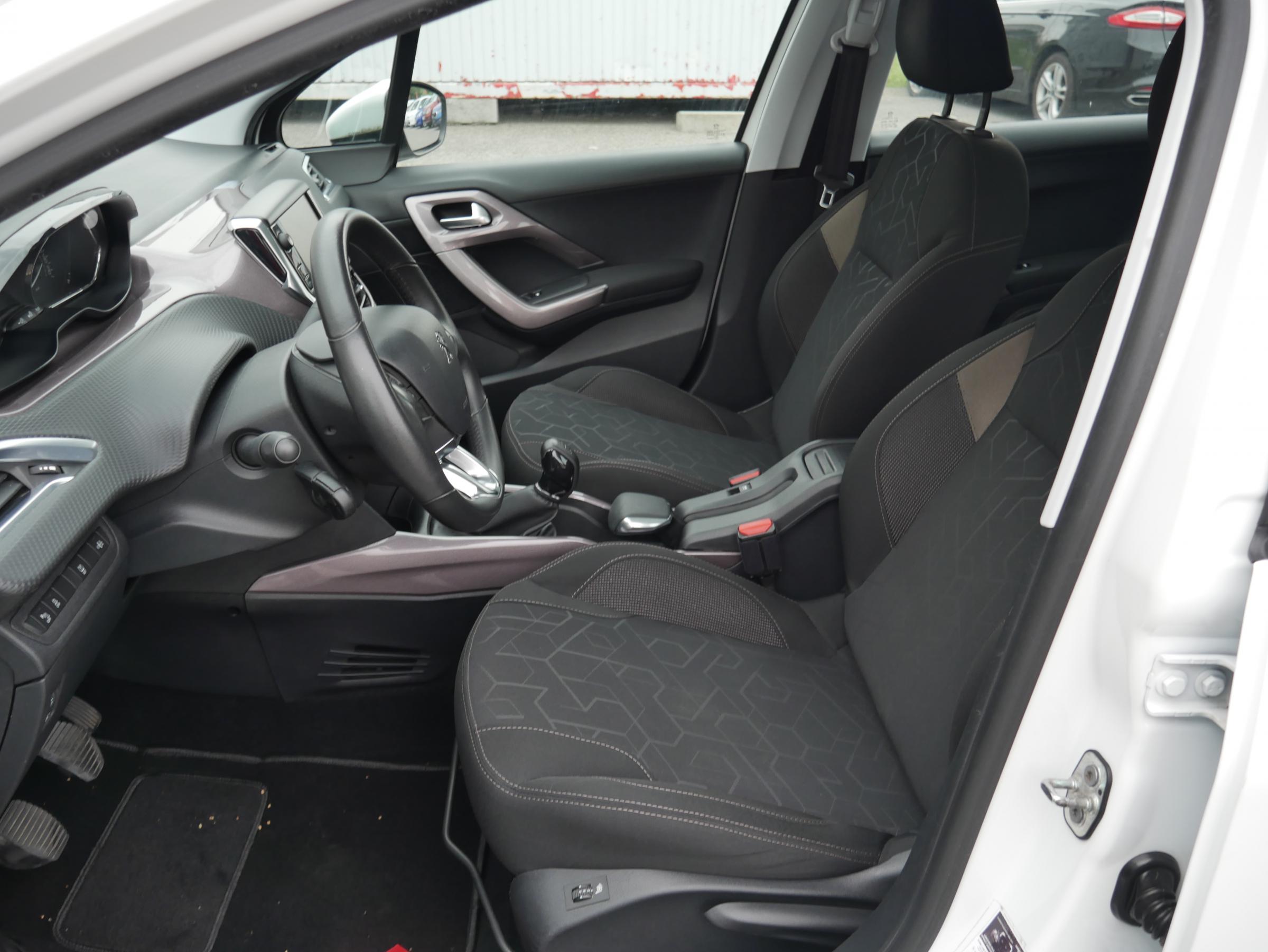 Peugeot 2008, 2015 - pohled č. 10