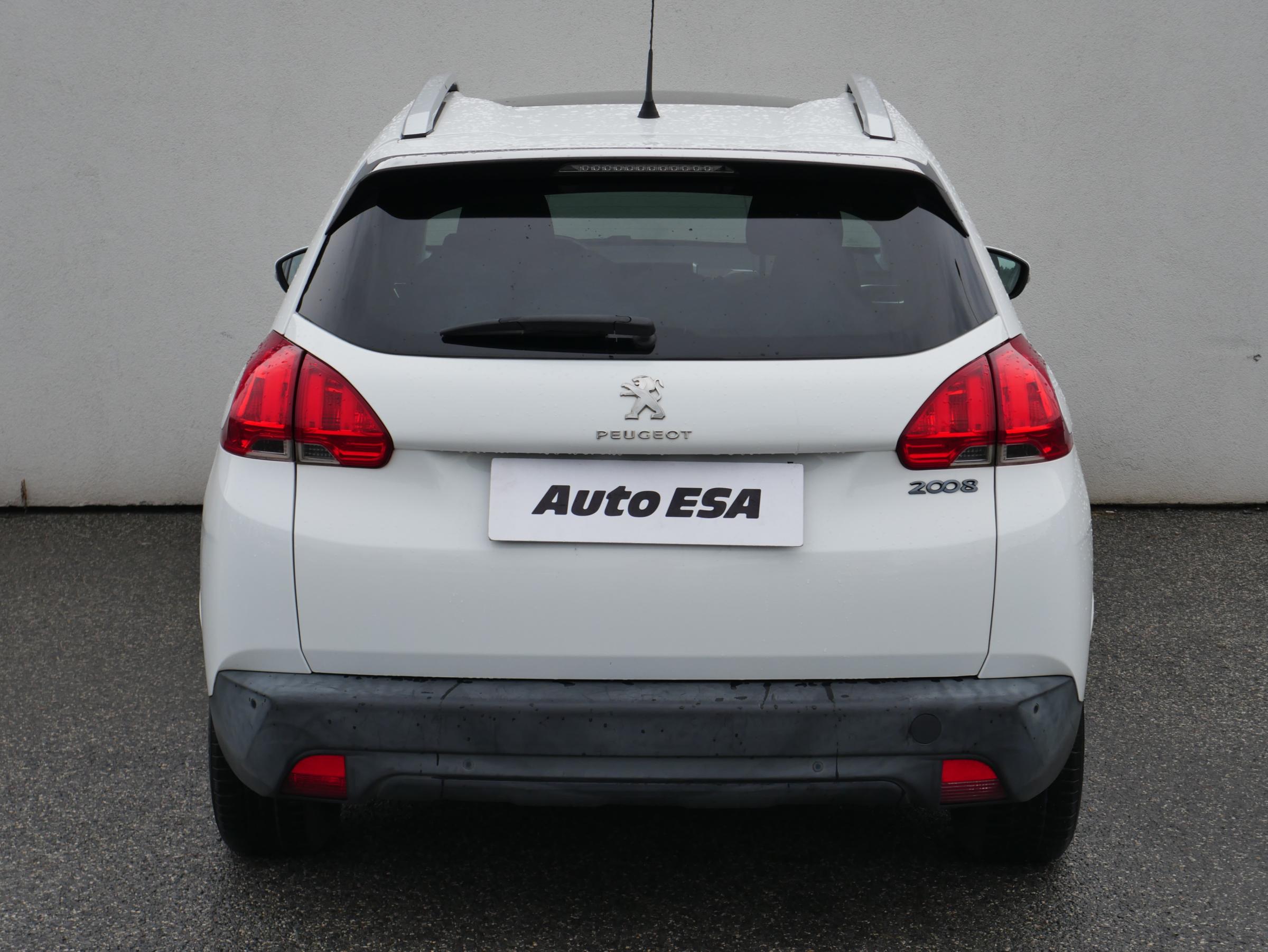 Peugeot 2008, 2015 - pohled č. 5