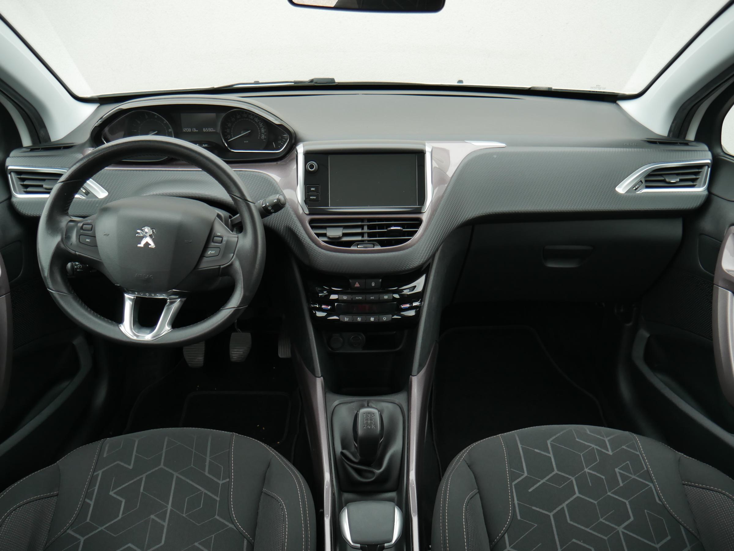 Peugeot 2008, 2015 - pohled č. 8