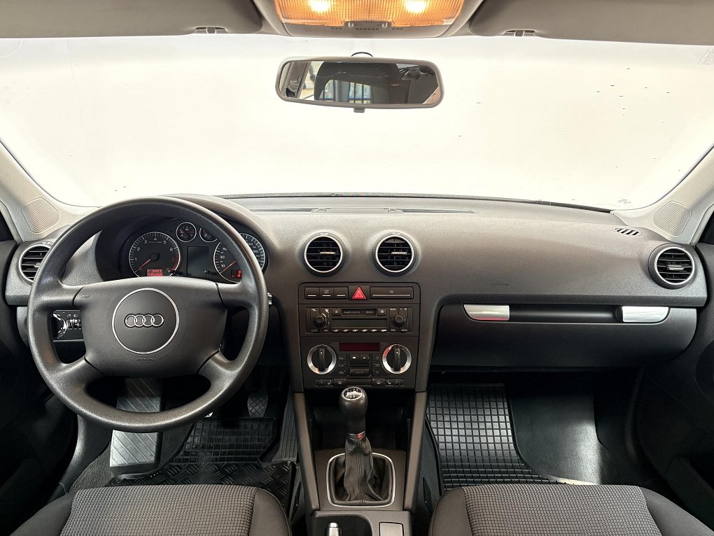 Audi A3 1.6i 