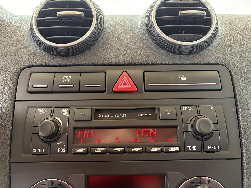 Audi A3 1.6i 