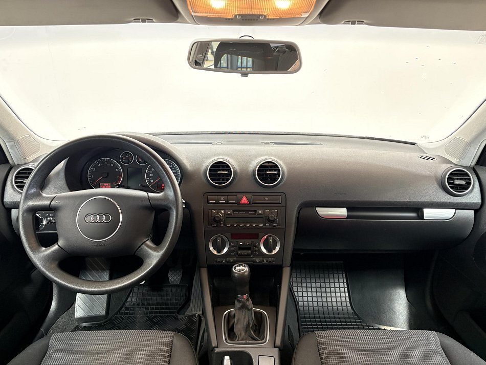 Audi A3 1.6i 