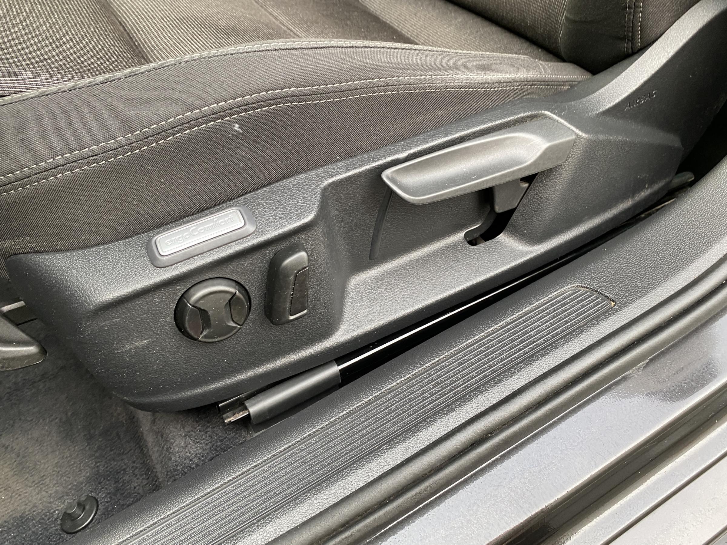 Volkswagen Passat, 2017 - pohled č. 19
