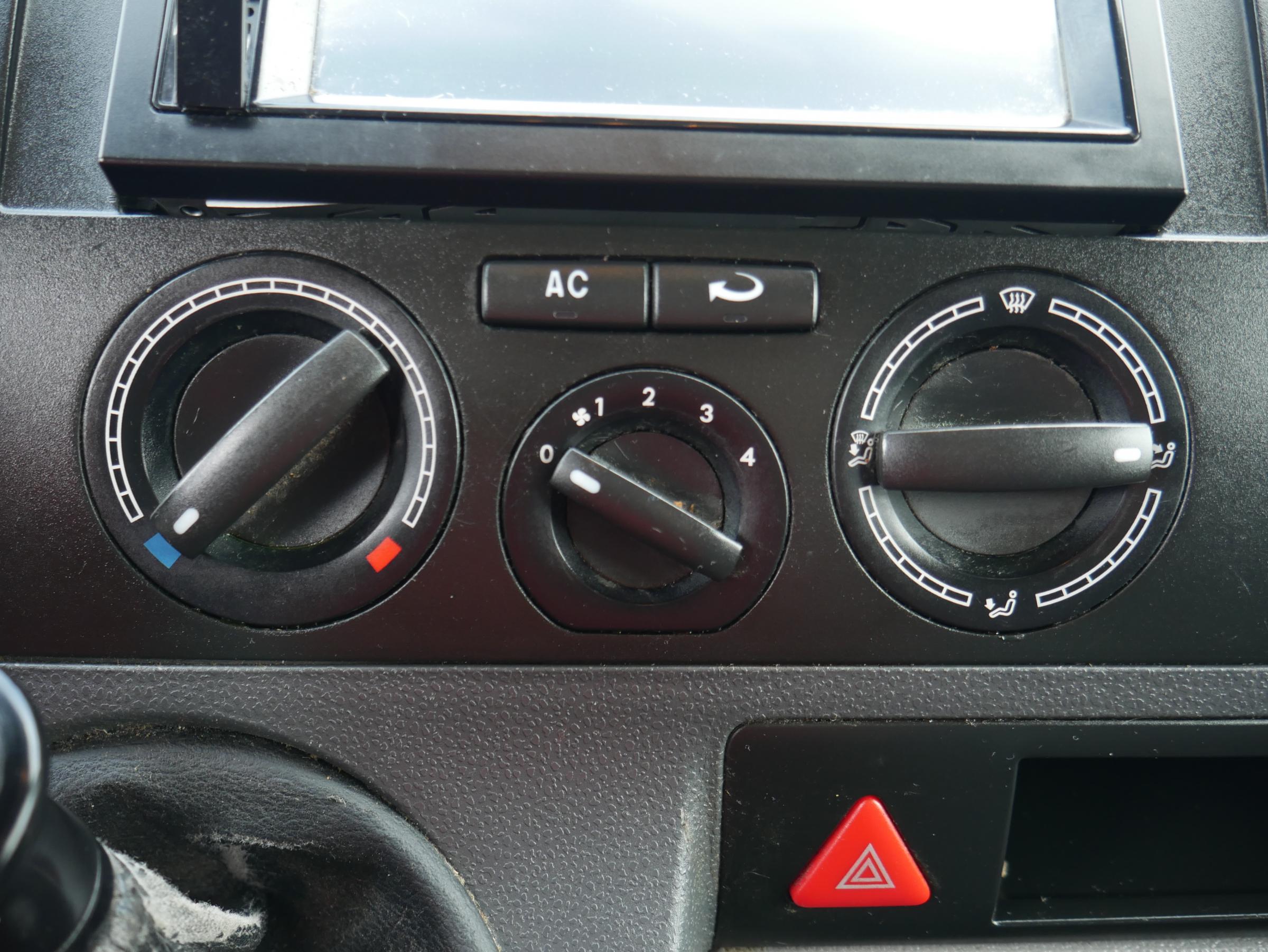 Volkswagen Transporter, 2005 - pohled č. 17